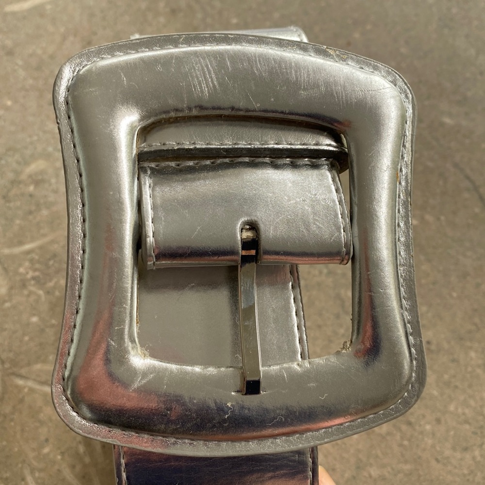 Metalic silver belt
